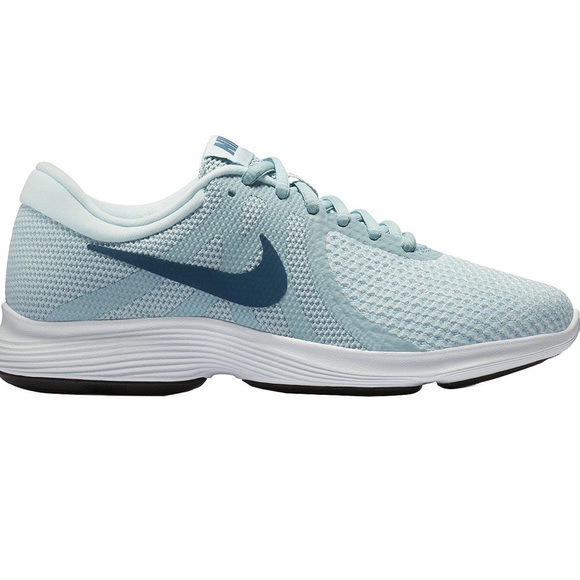 Nike Shoes - 🆕 Women’s Nike Revolution 4 (size 11)